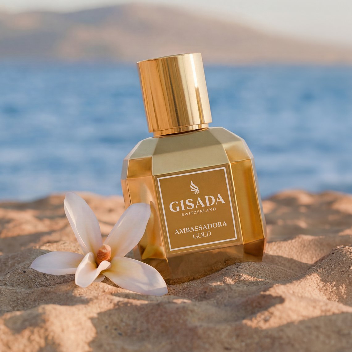 GISADA Ambassadora Gold Eau de Parfum im Sand