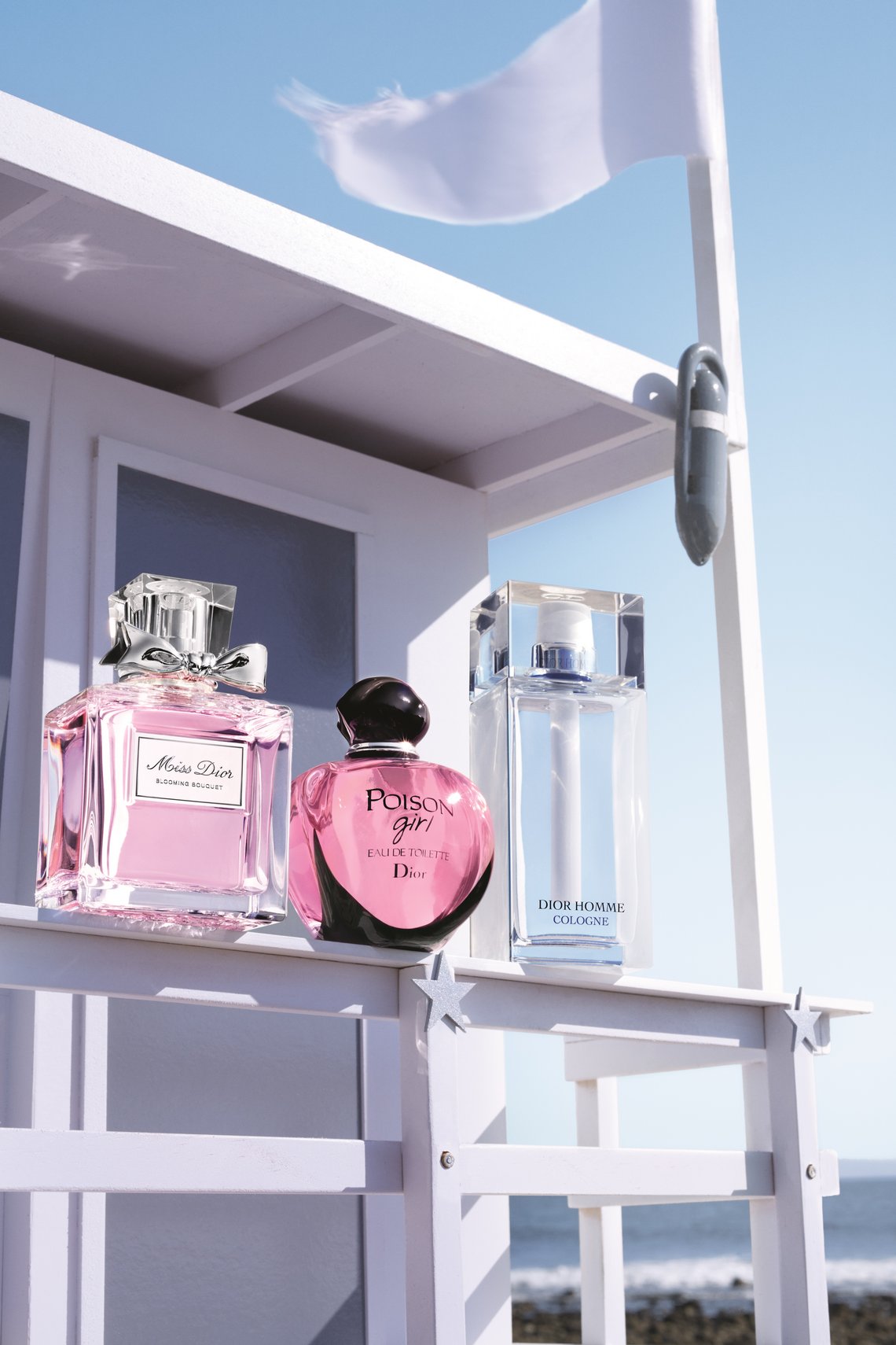 Arrangement von drei Parfumflacons