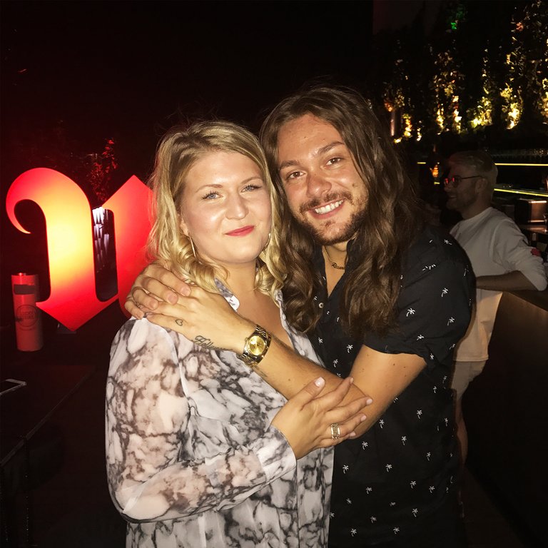 YBPN-Mitarbeiterin Sonja Hüsemann mit Riccardo Simonetti