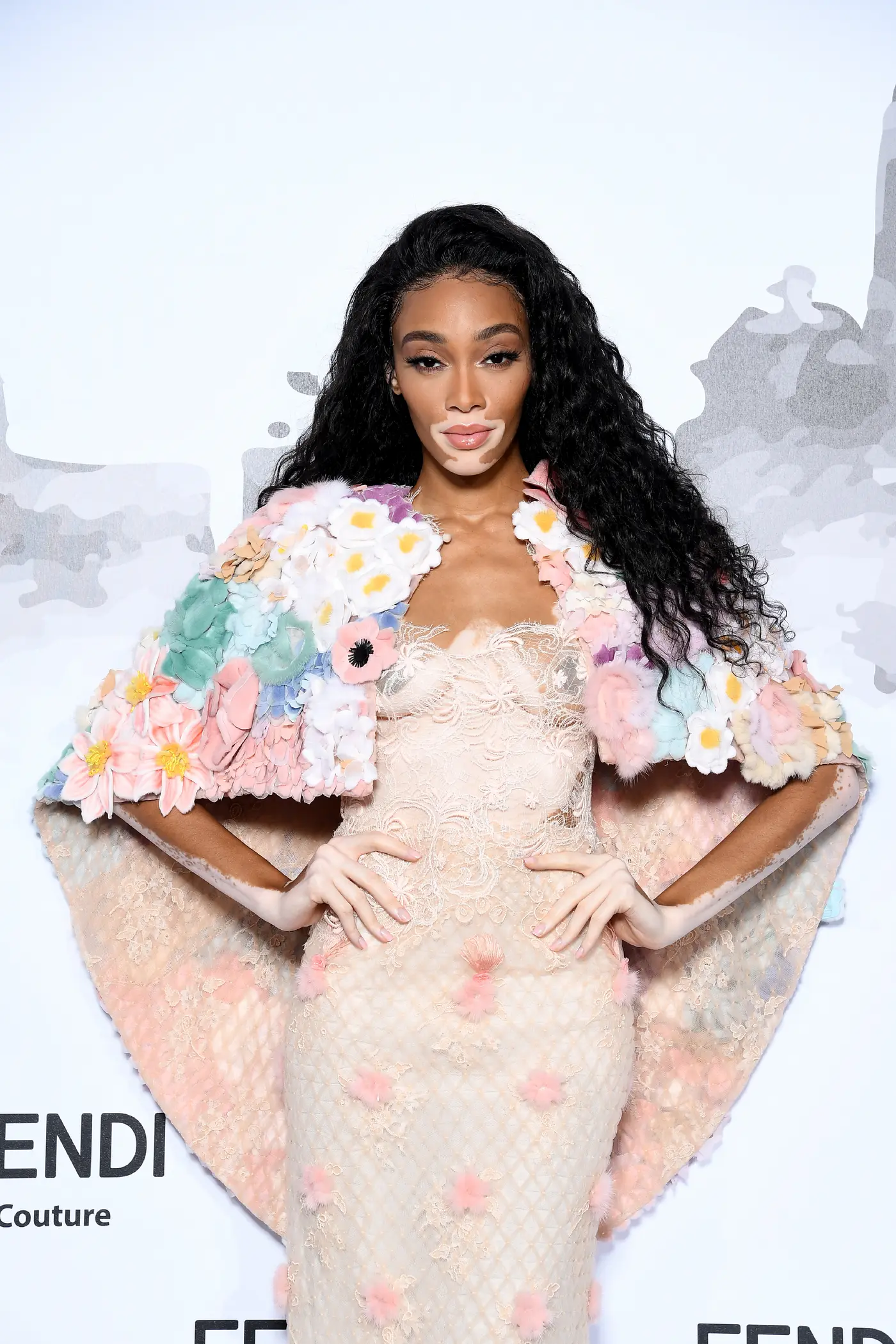 Winnie Harlow bei der Cocktailparty von Fendi Couture Herbst/Winter 2019/2020, Rom