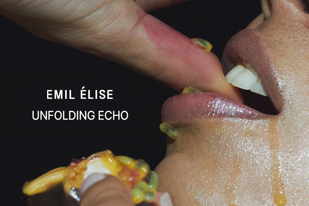 Kampagnenvisual UNFOLDING ECHO, Unisex-Duft von EMIL ÉLISE 