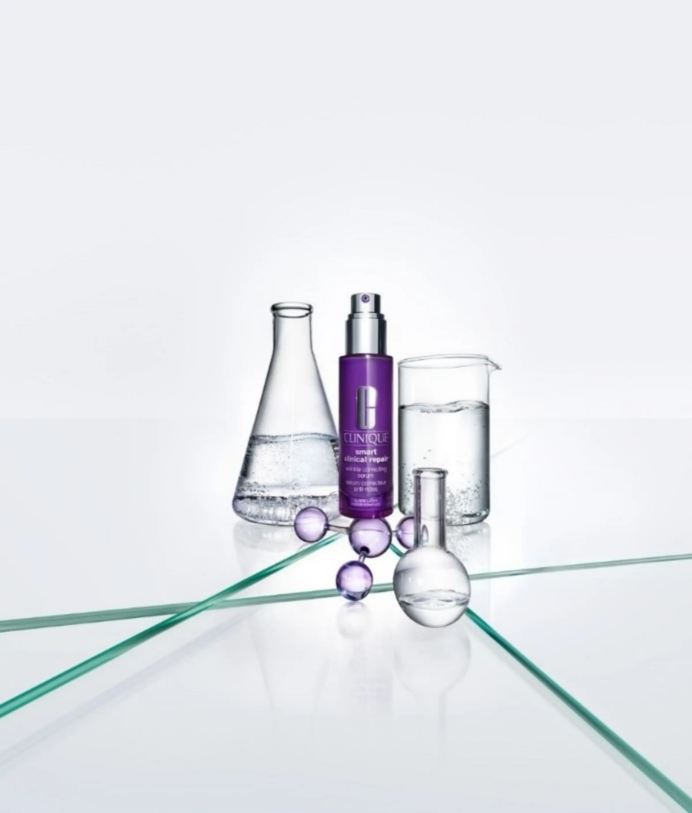Clinique Anti Aging Serum mit Reagenzgläsern