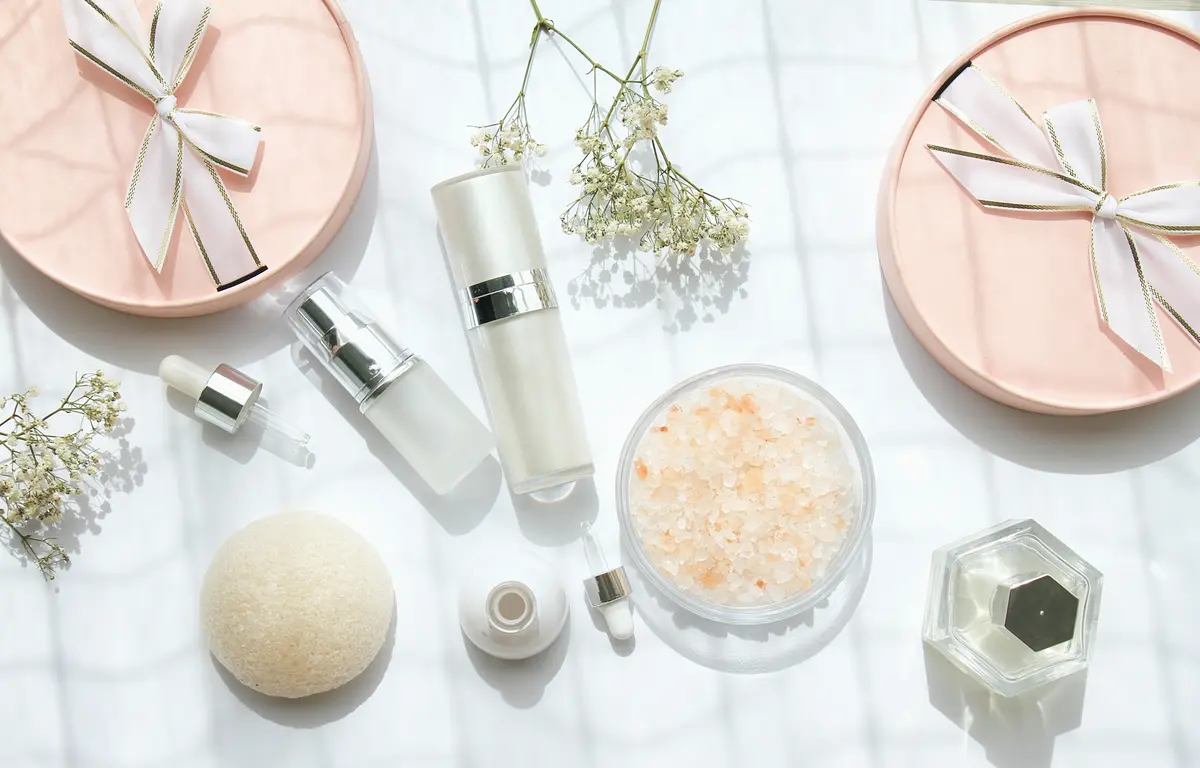 Nischenkosmetik mit edlen Geschenkboxen