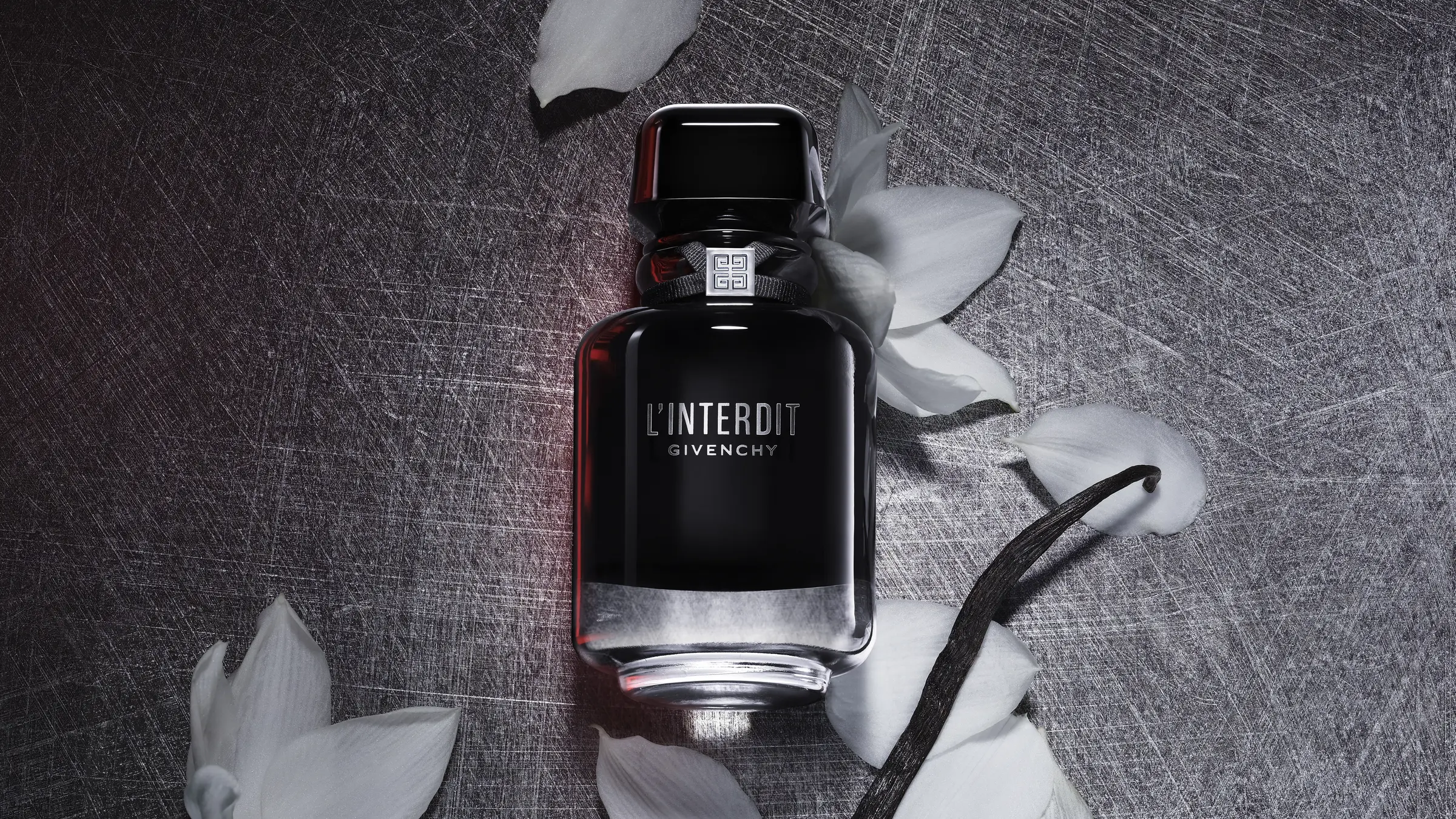 Tiefschwarzer Flakon von L'Interdit Eau de Parfum Intense