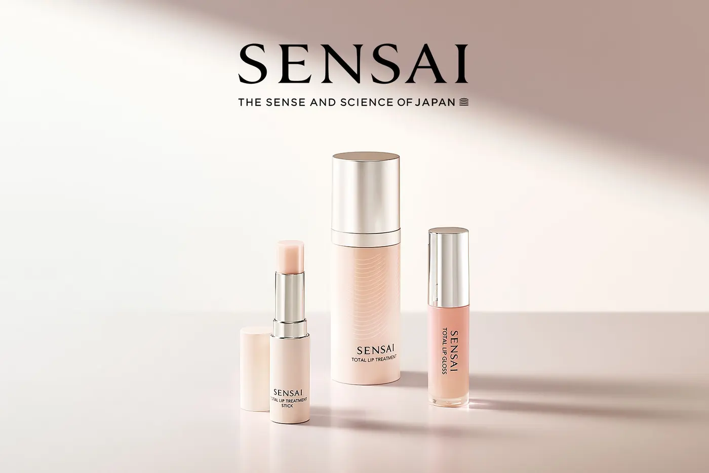 3 Lippen-Pflegeprodukte von SENSAI, u.a. das neue Produkt TOTAL LIP TREATMENT STICK