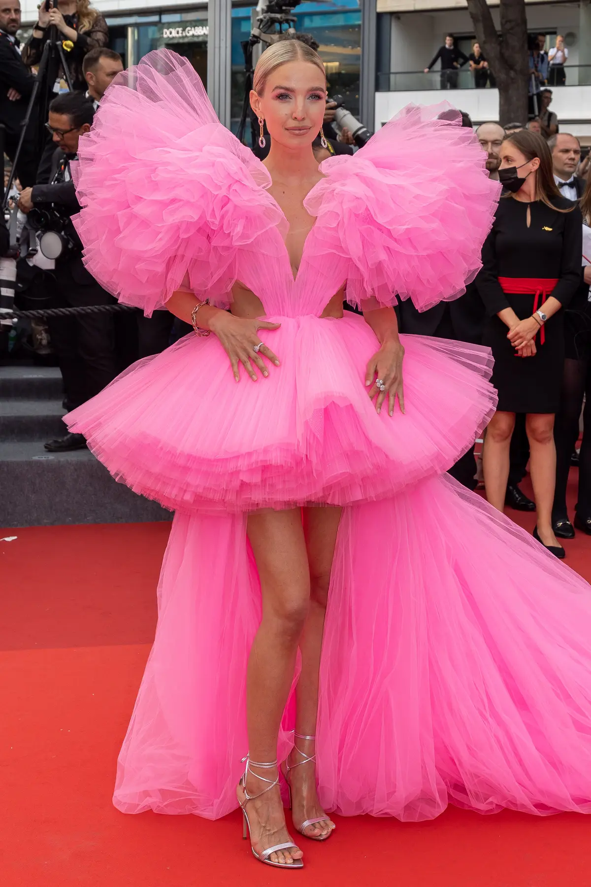 Leonie Hanne in Barbie-Pink
