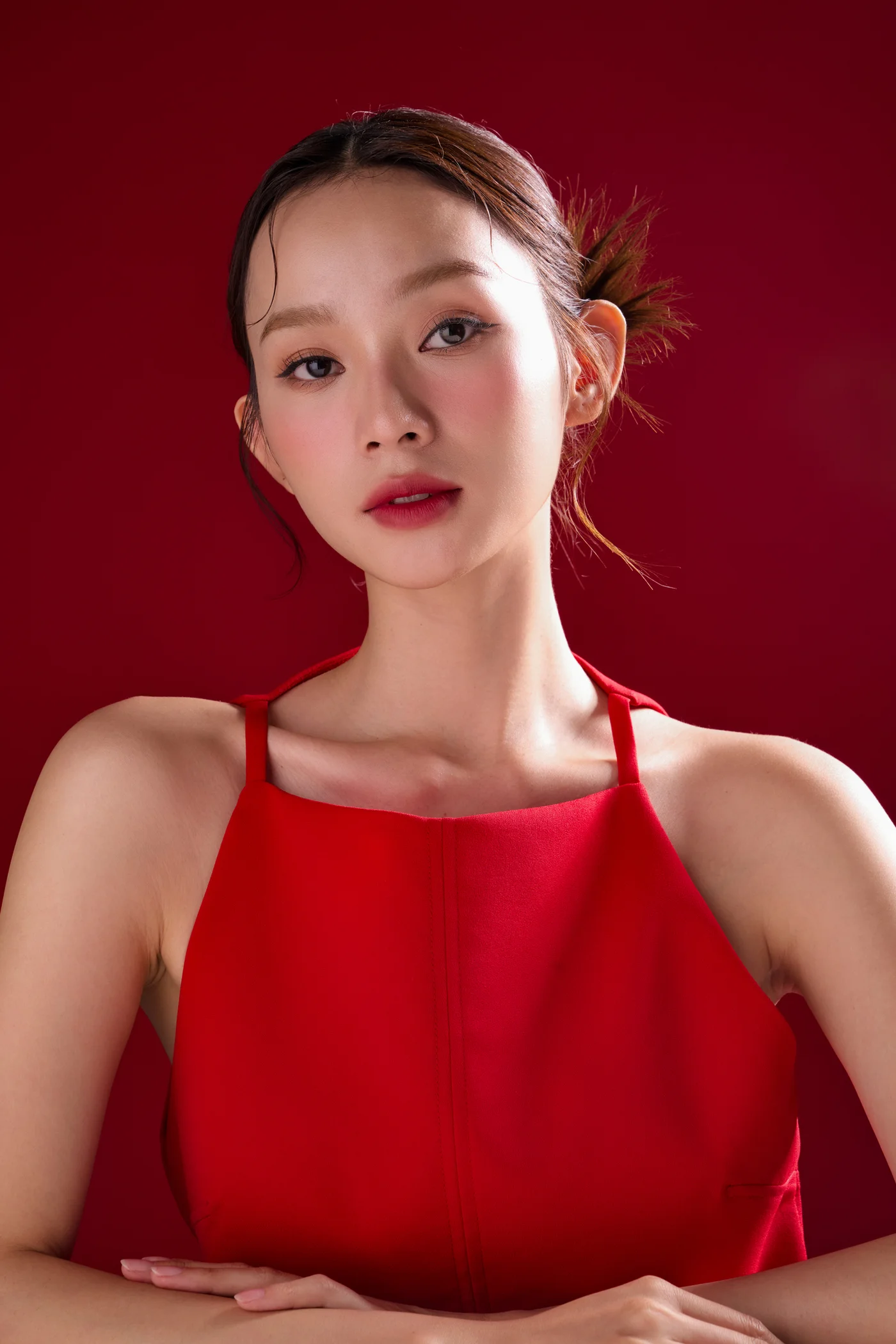 Frau mit Rouge unter den Augen