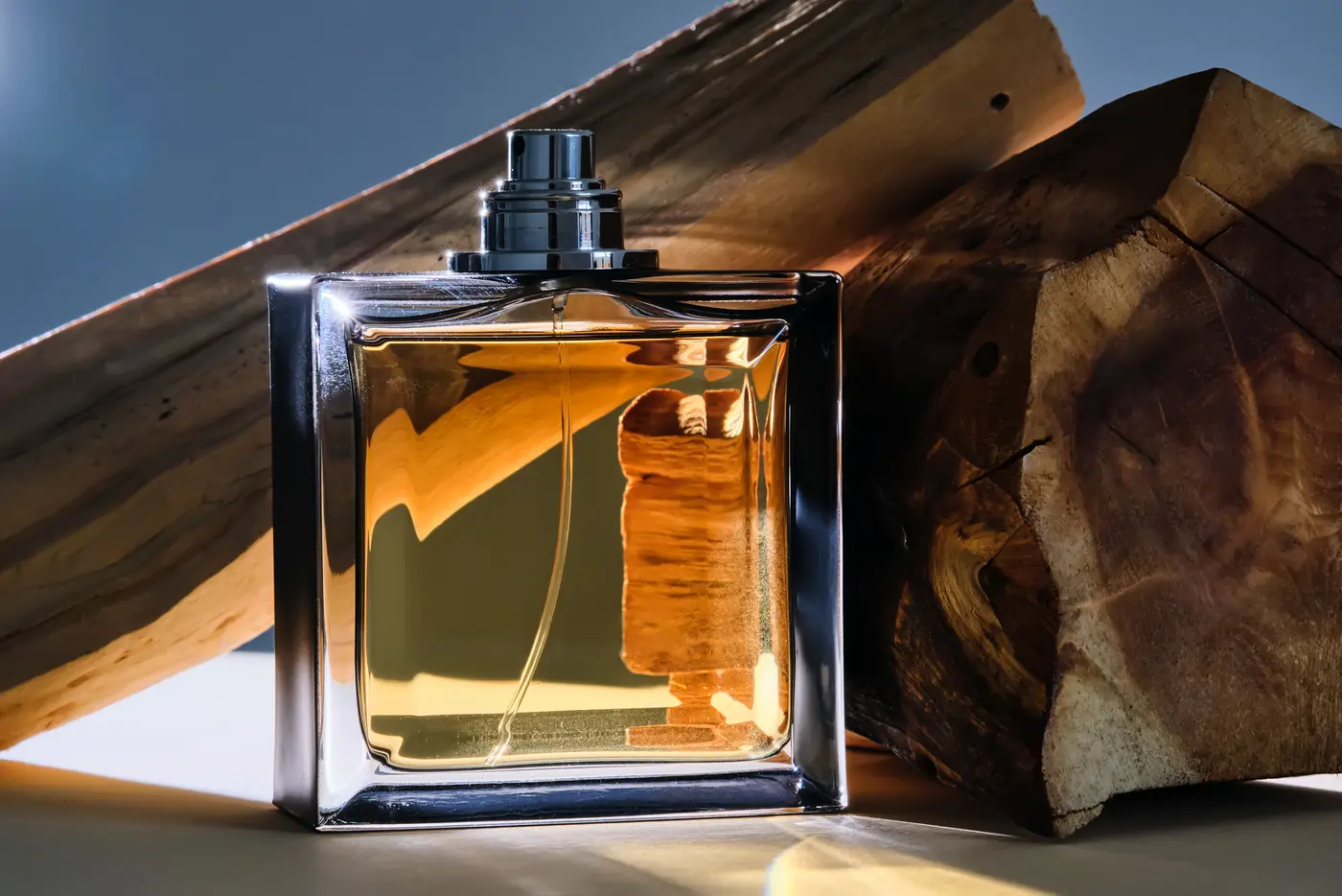 Holziges Parfum