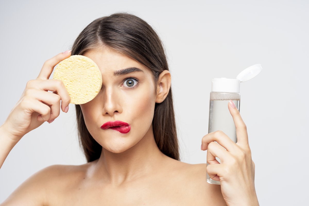 Маска перед макияжем. Девушка для рекламы крема. Маска перед макияжем. Face serum сыворотка. Маска перед макияжем.