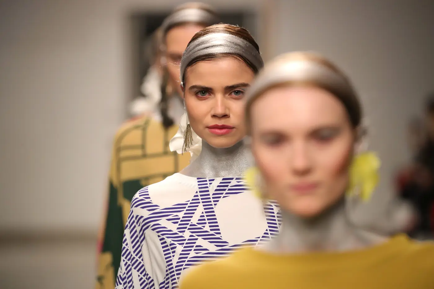 Models auf dem Laufsteg von Dawid Tomaszewski bei der Berlin Fashion Week, Januar 2019