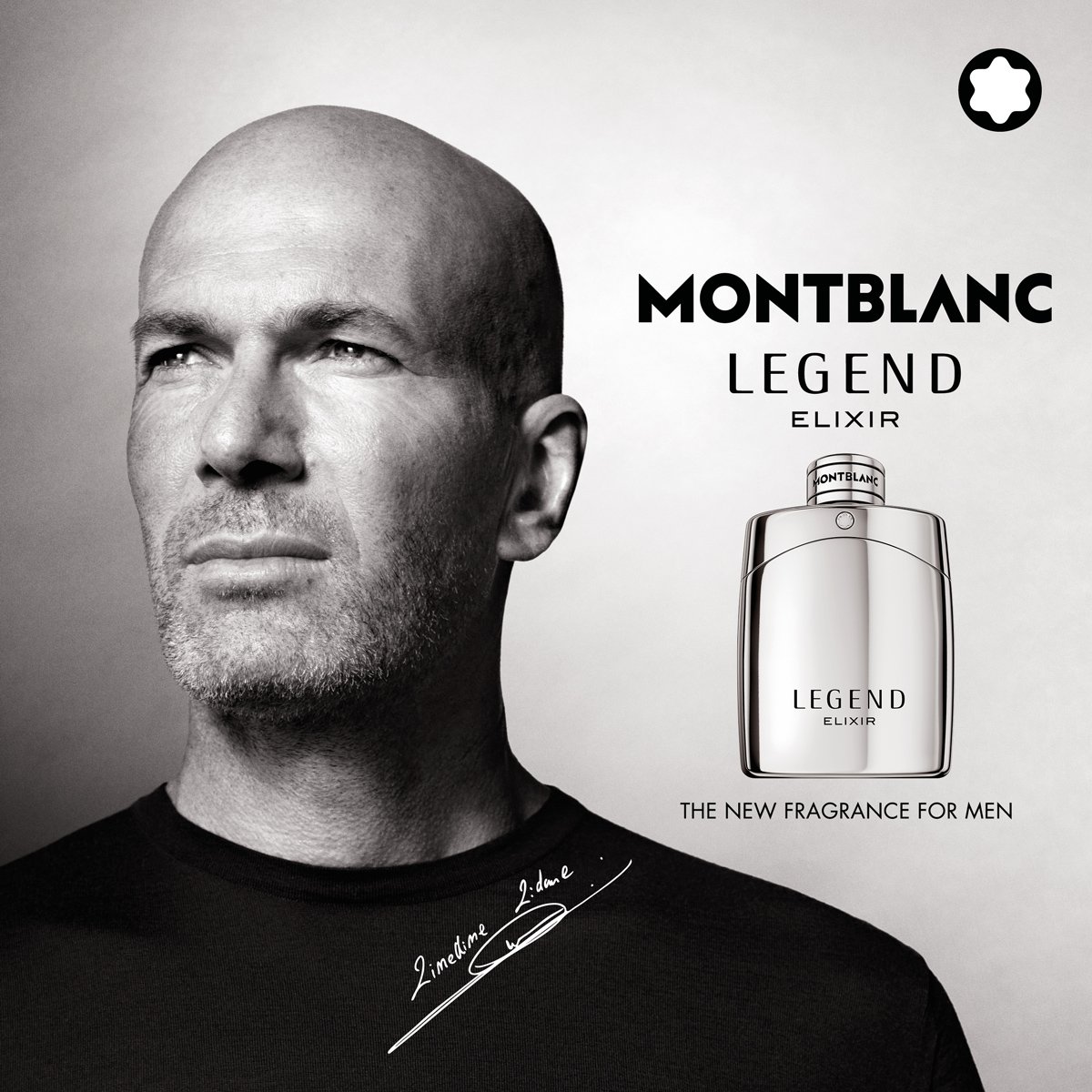 Zinédine Zidane in der Montblanc Legend Elixir Kampagne neben dem silbernen Parfum-Flakon. Intensiver Herrenduft in Schwarz-Weiß-Ästhetik.