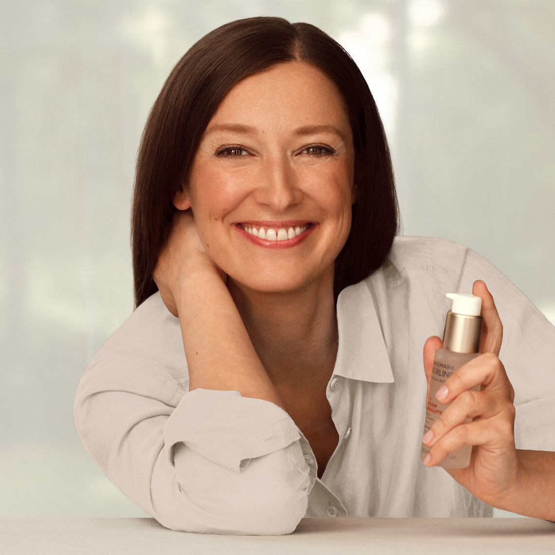 Alexandra Marie Lara mit ANNEMARIE BÖRLIND Produkt