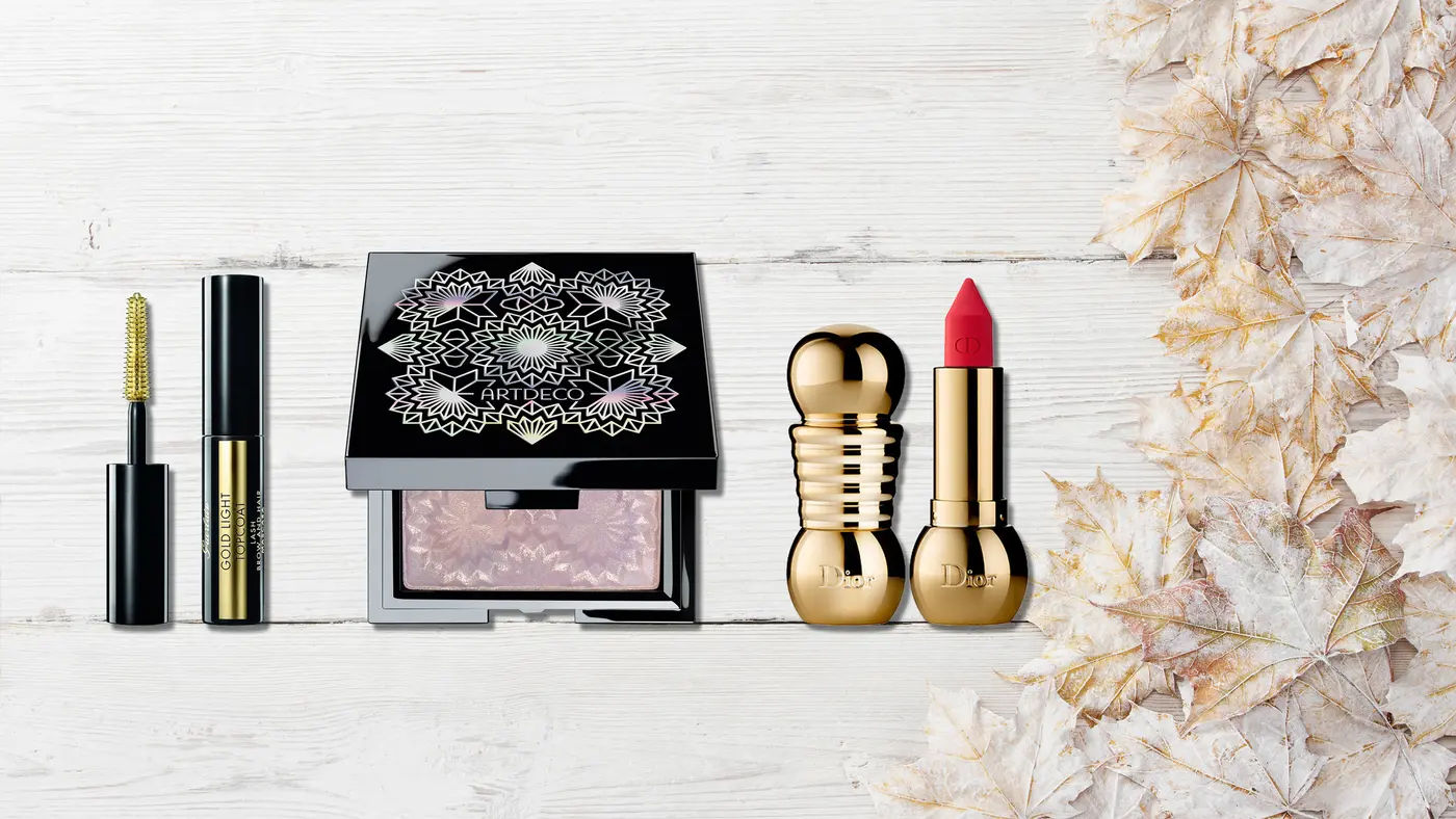 Beauty Produkte auf Holzhintergrund