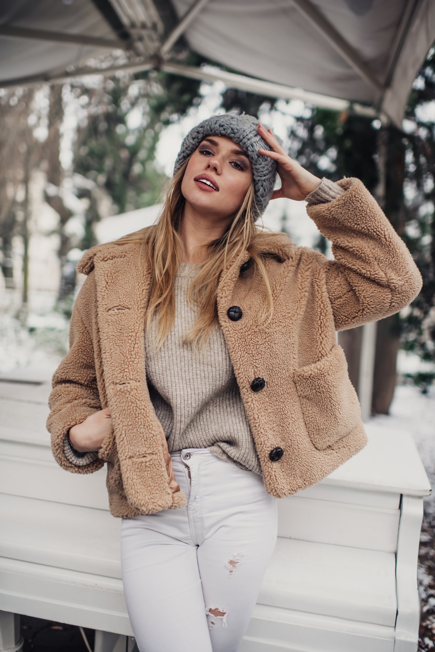 Frau im Winter
