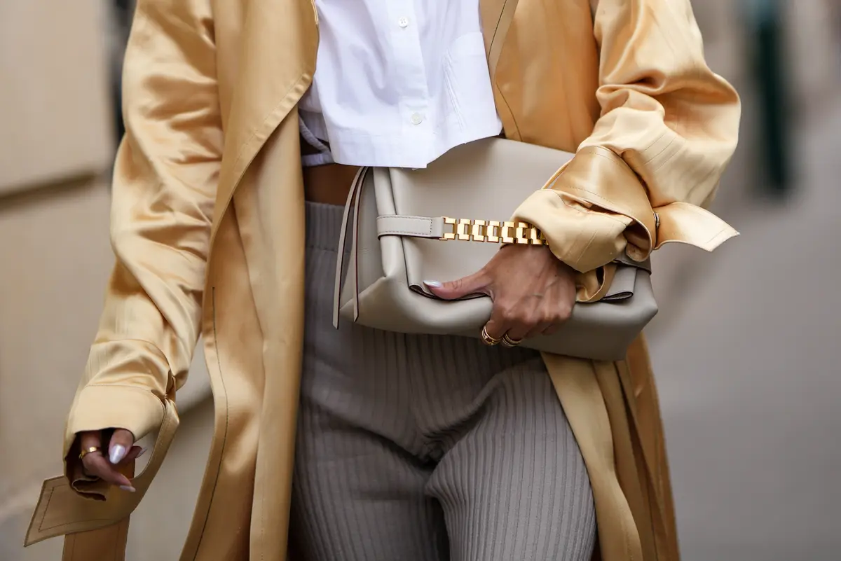 Leonie Hanne bei der Paris Fashion Week - Womenswear Spring/Summer 2023