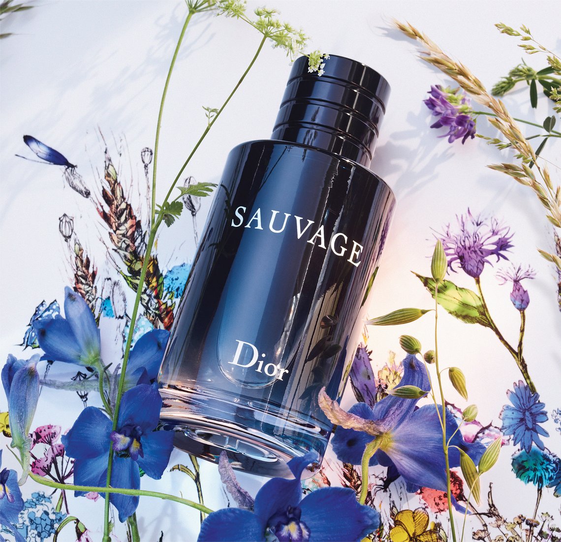 Dunkelblauer Flakon von Dior Sauvage Eau de Toilette