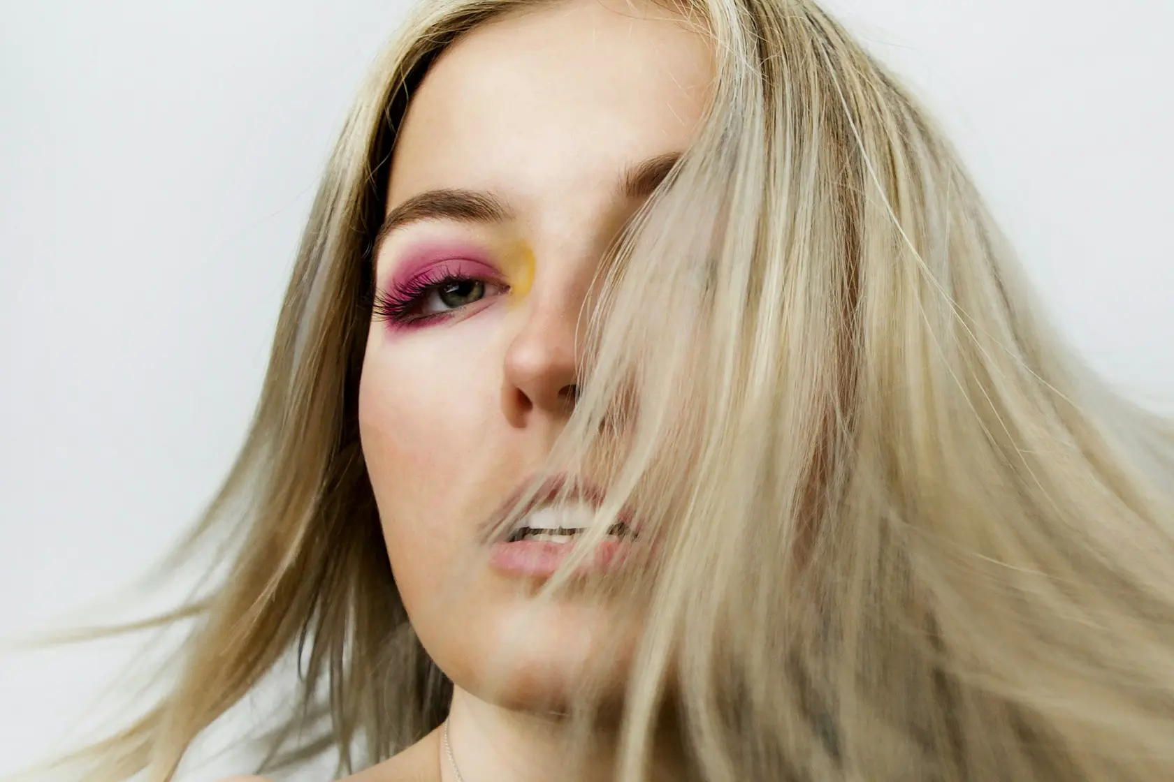 Headergrafik Cut Crease