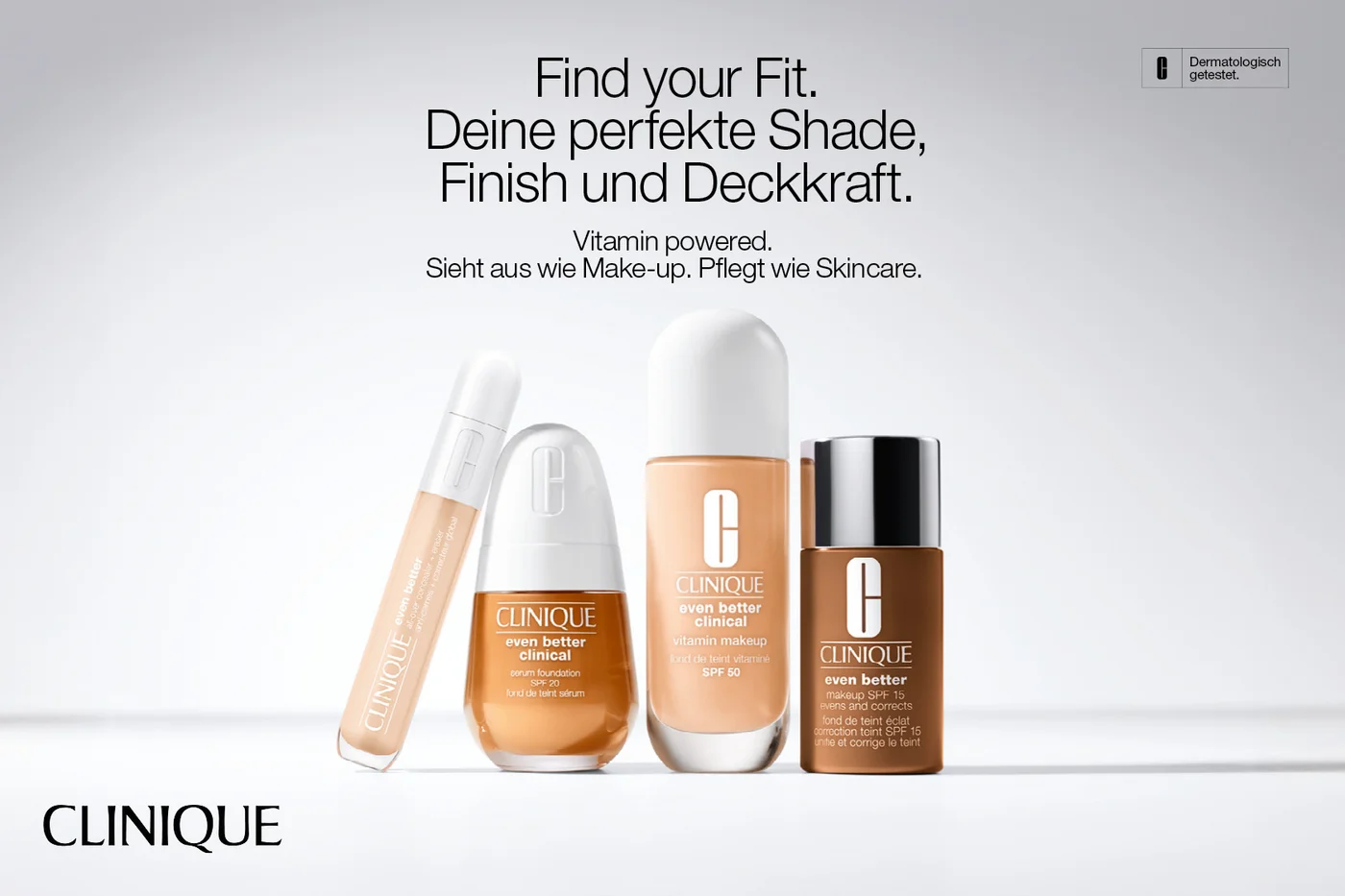 Vier Produkte der Clinique Even Better Linie nebeneinander vor hellgrauem Hintergrund: Concealer und drei Foundations