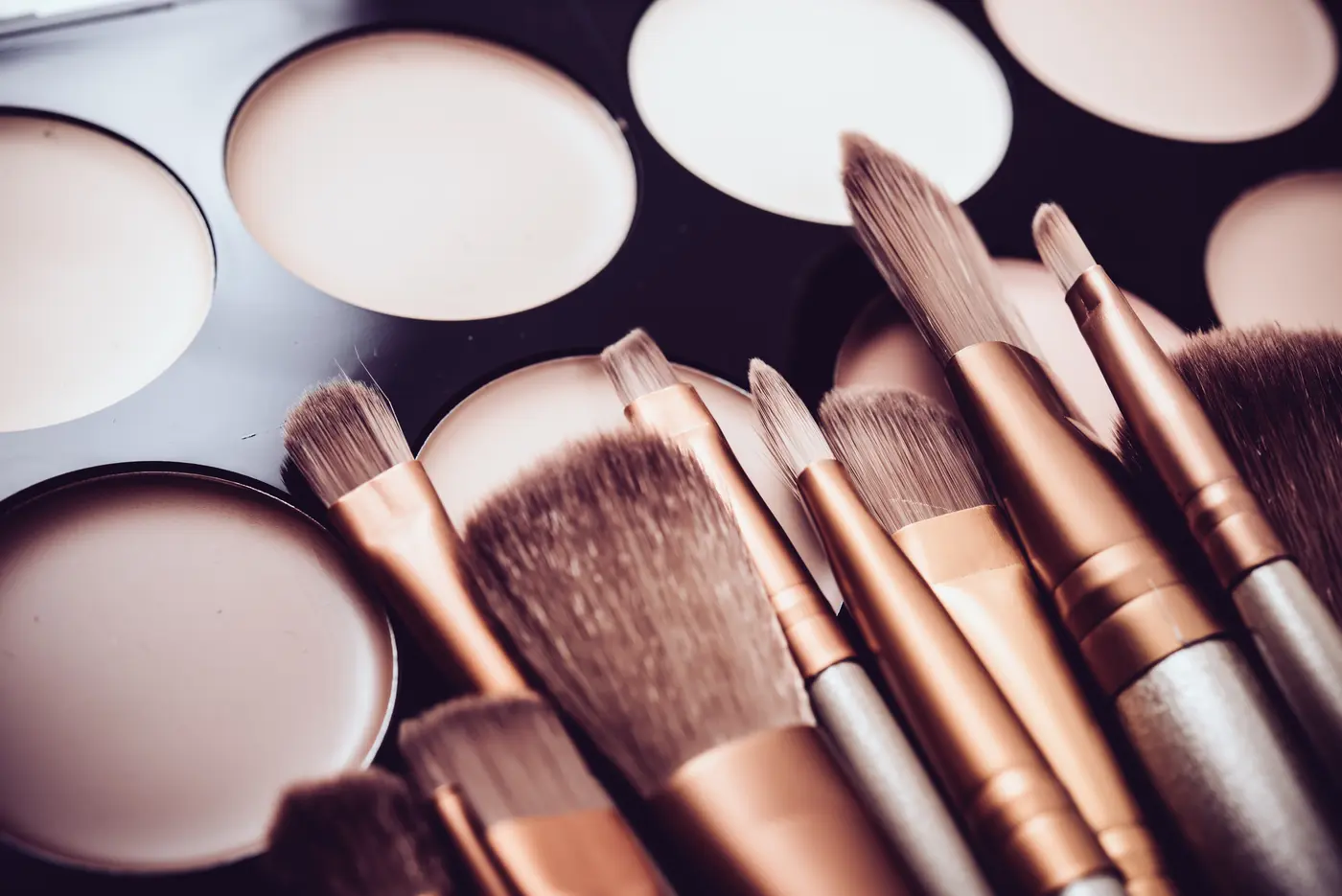 Makeup Pinsel und Lidschattenpalette