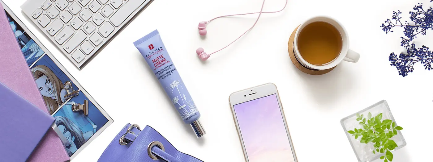 Erborian MATTE CRÈME auf Tisch arrangiert