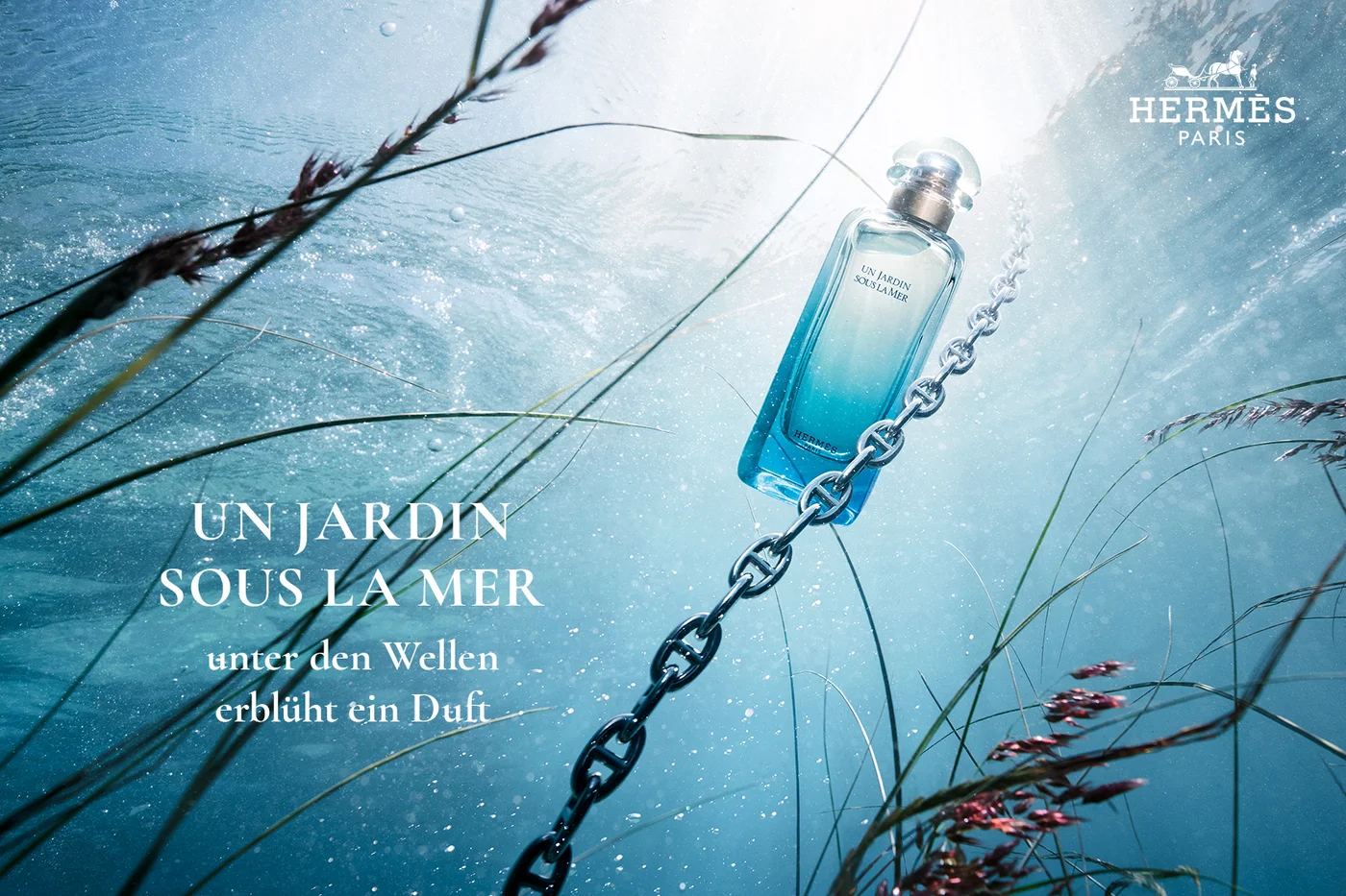 Kampagnenvisual Hermès, Flakon von UN JARDIN SOUS LA MER unter Wasser