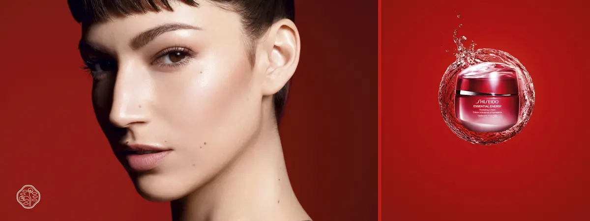 Gesicht von Úrsula Corberó neben der neuen Shiseido Essential Energy