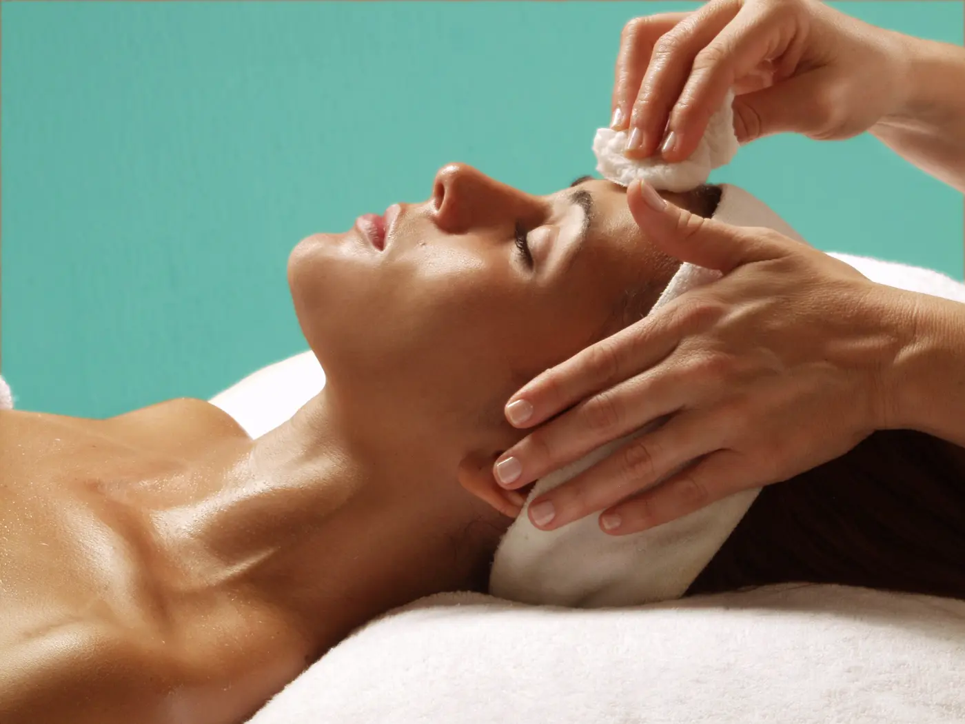 Frau bei einer Beauty-Behandlung