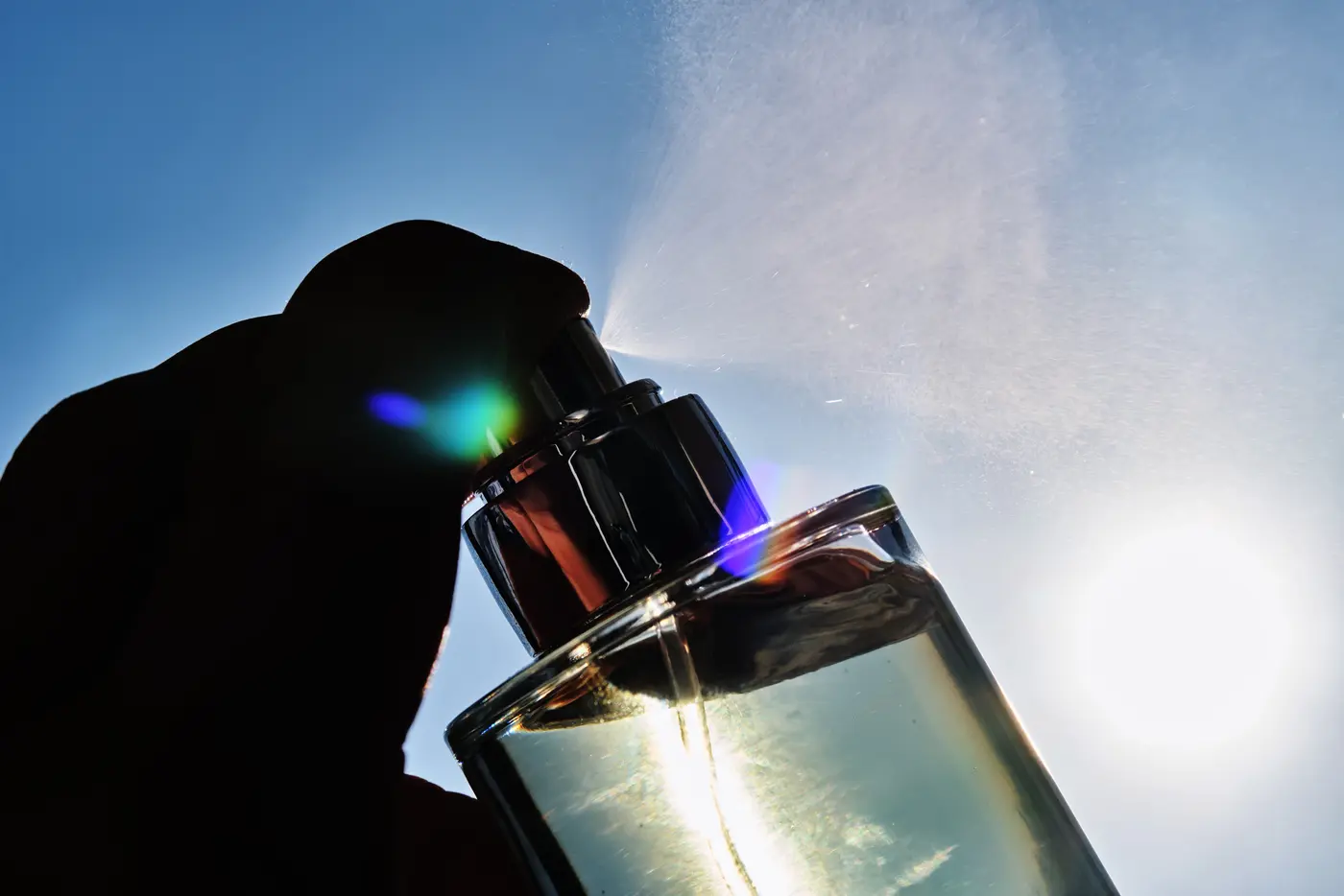 Parfum in der Sonne im Gegenlicht