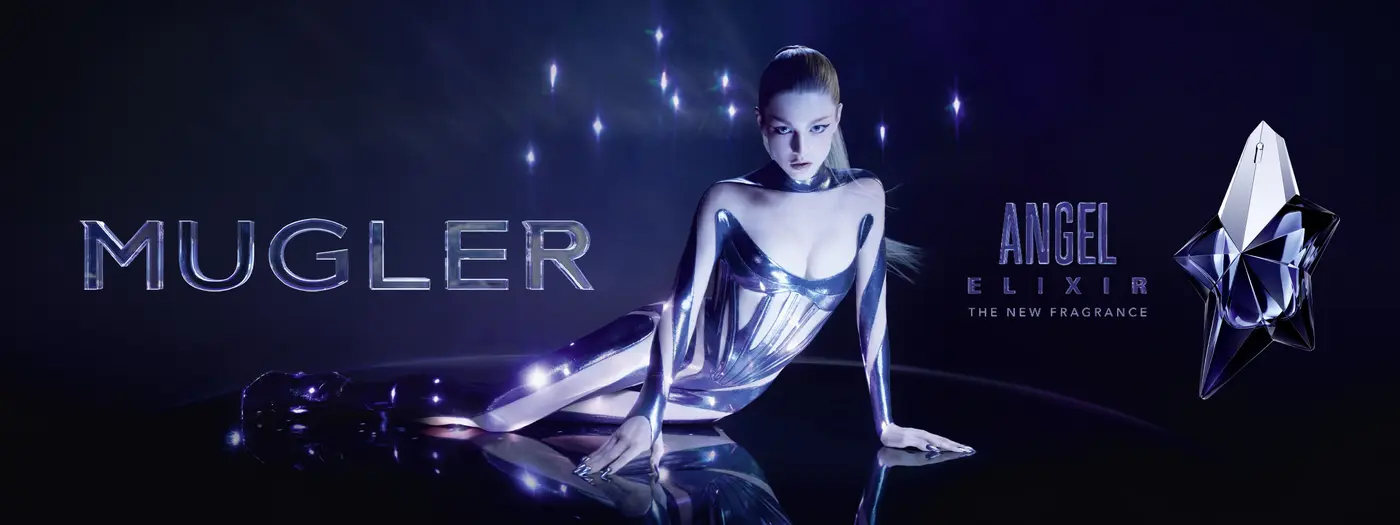 Hunter Schafer posiert für die Angel Elixir Kampagne