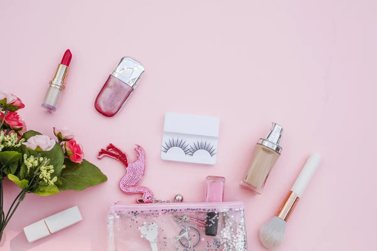 Schreibtisch mit Make-up