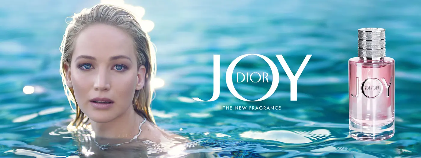 Model, Schriftzug und Flakon