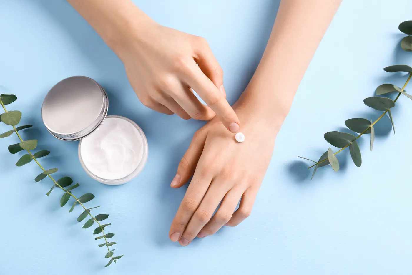 Hände und Handcreme