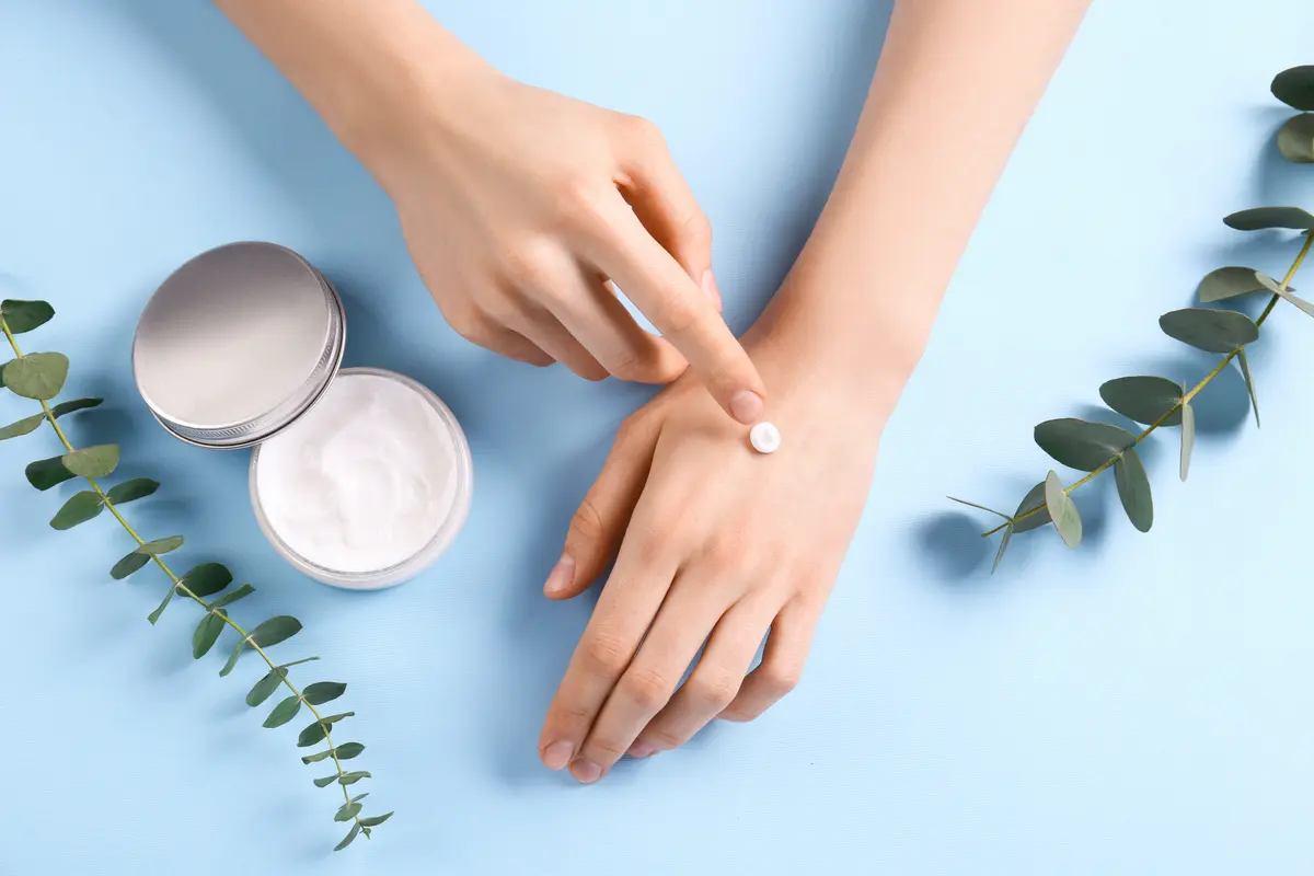 Hände und Handcreme
