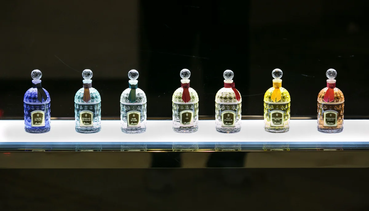 Display mehrerer Guerlain-Flakons