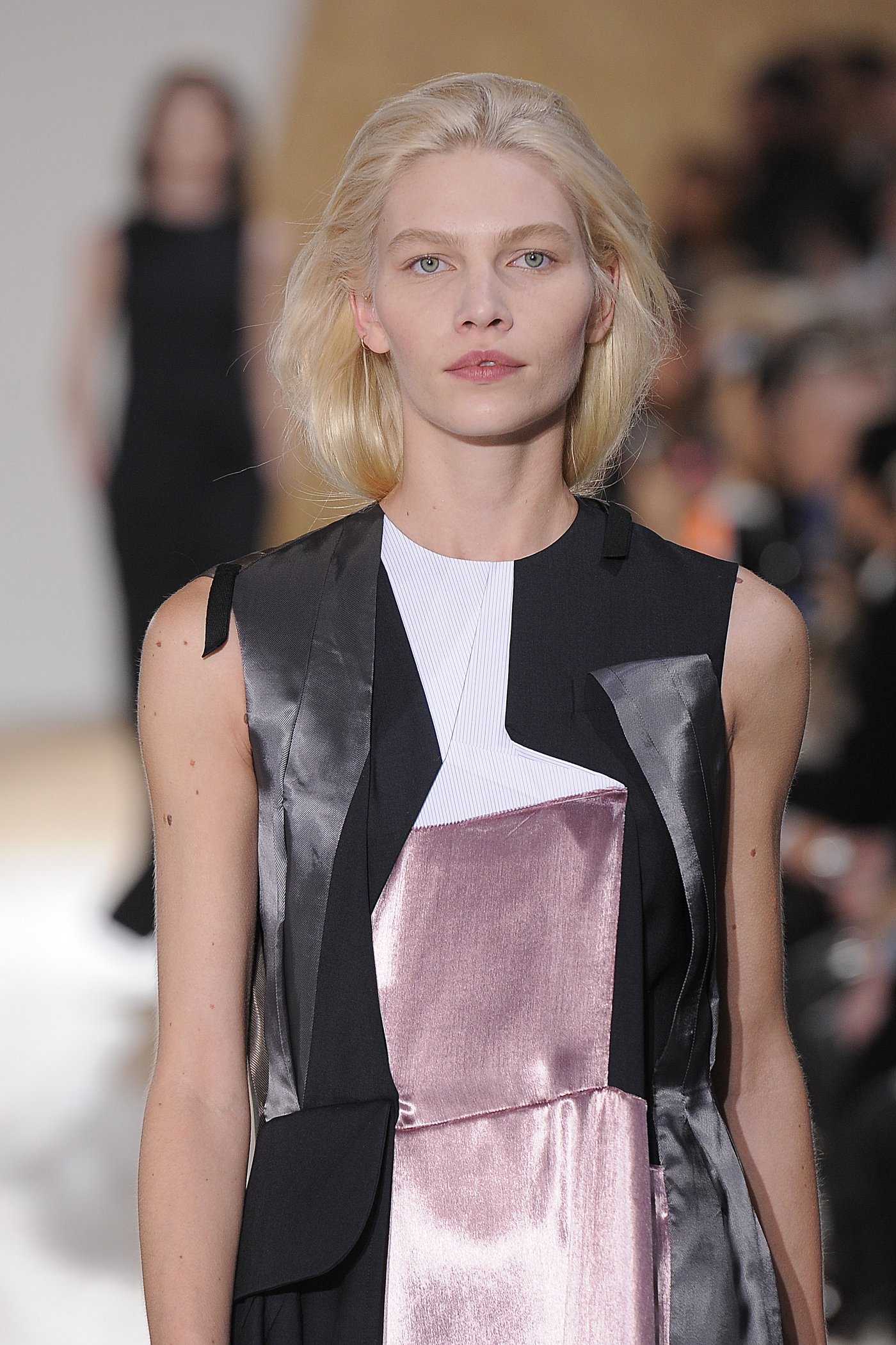 Model auf dem Runway von Maison Martin Margiela bei der Paris Fashion Week, Herbst/Winter 2013