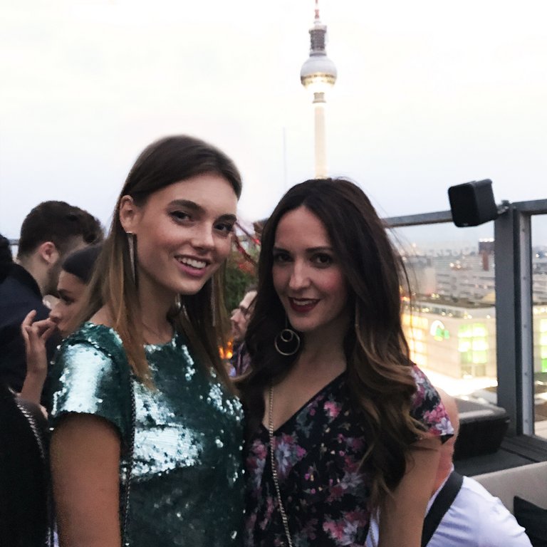 Céline Bethmann mit Johanna Klum