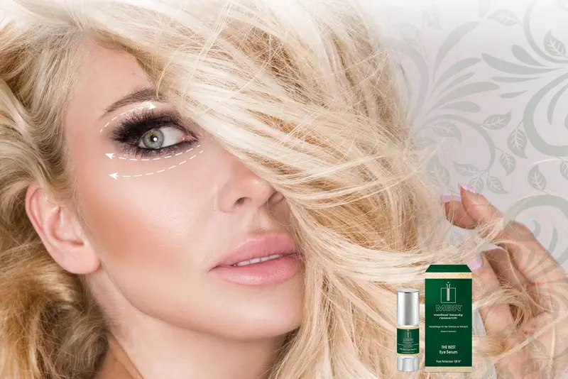 Frau, Close up auf das Gesicht und Haare, mit glatter, gepflegter Haut 