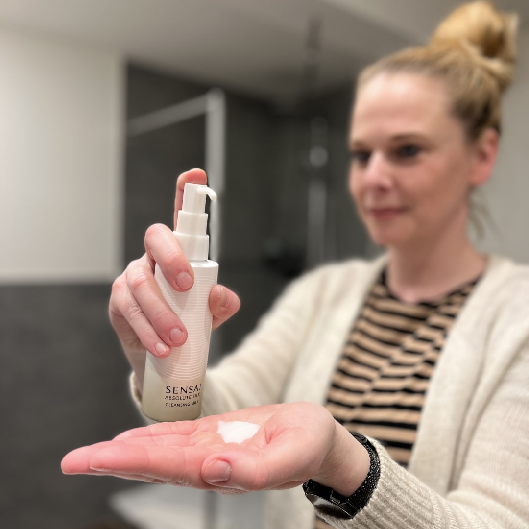 Die YBPN Redakteurin testet SENSAI Produkte