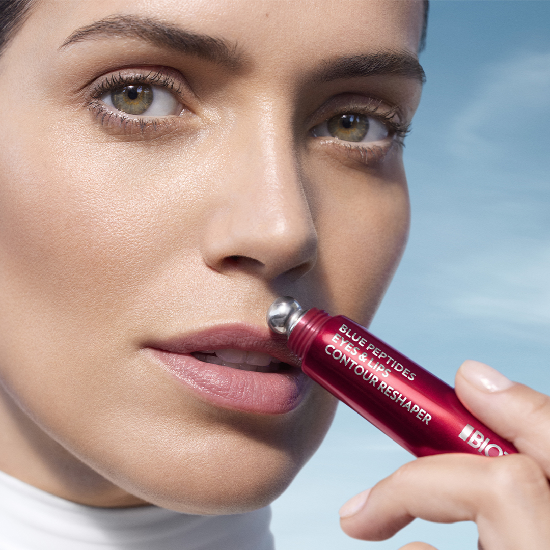 Blue Peptides Eyes &amp; Lips Reshaper von BIOTHERM, Anwendung Lippen
