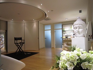 Swan Cosmetic-Studios Parfümerie Wellness Raum