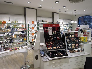 Swan Cosmetic-Studios Parfümerie Innenansicht