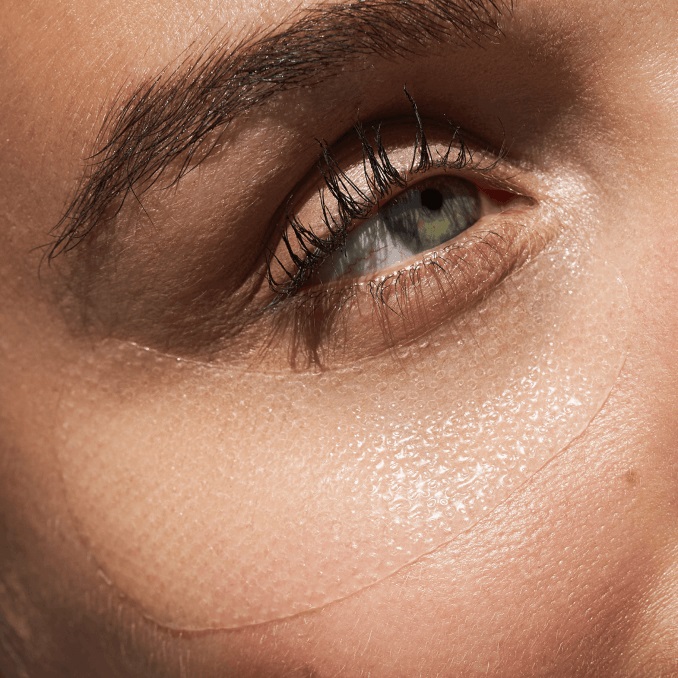 ANNEMARIE BÖRLIND HYALURON AUGENPADS Anwendung ANNEMARIE BÖRLIND HYALURON AUGENPADS gegen Augenringe